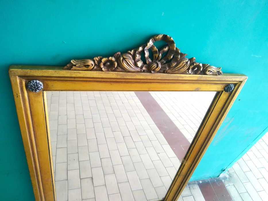 Bonito Espelho antigo em Talha Dourada