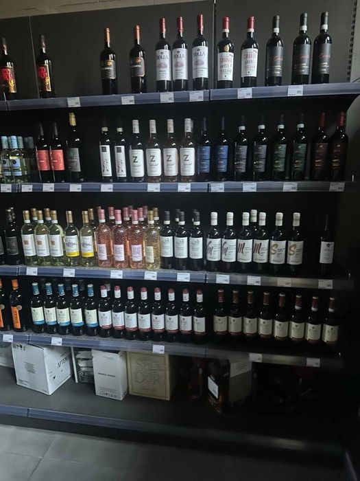 Стелажі з полицями, перфоровані, острівні та пристінні