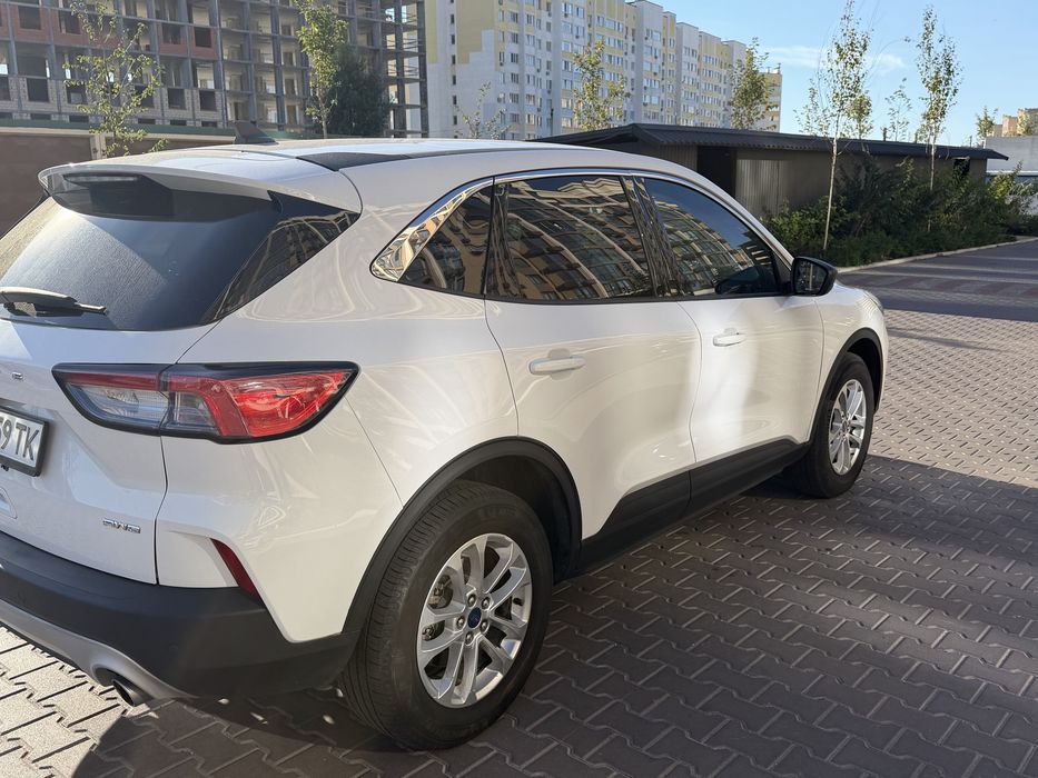 Продам Ford Escape 2022