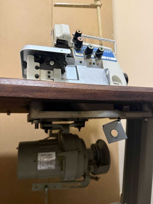 Máquina de Costura Profissional Singer 832U-027-7 - USADA