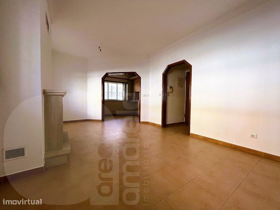 Apartamento T1 localizado em Corroios.