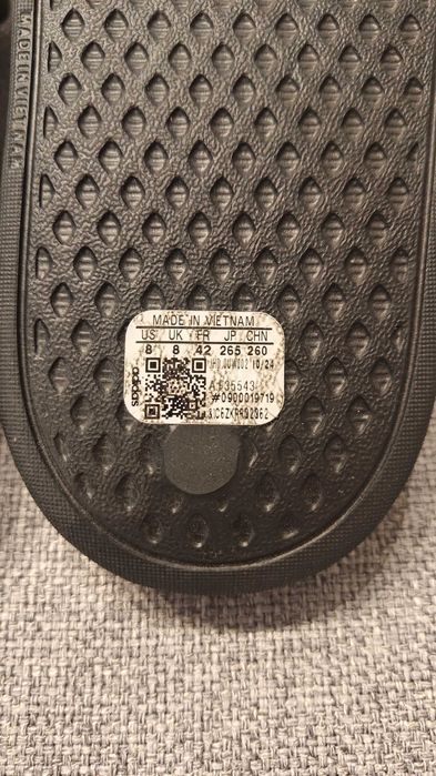 Klapki Adidas - rozmiar 42 - Nowe