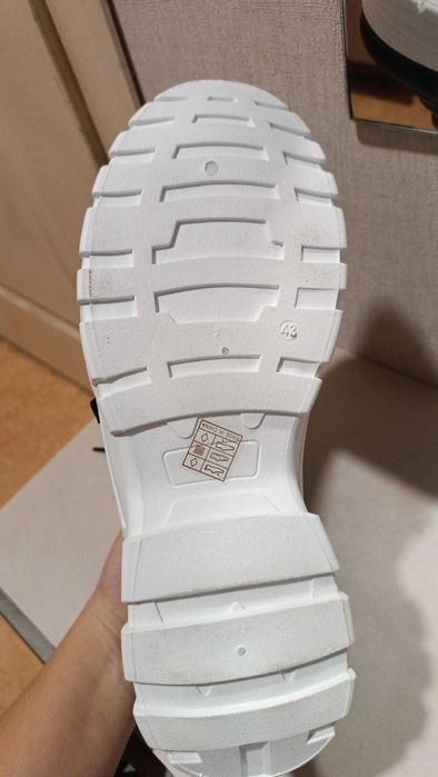 Зимние кроссовки 40-41р.