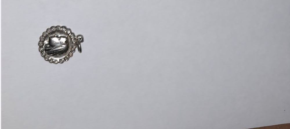 6 pendentes religiosos