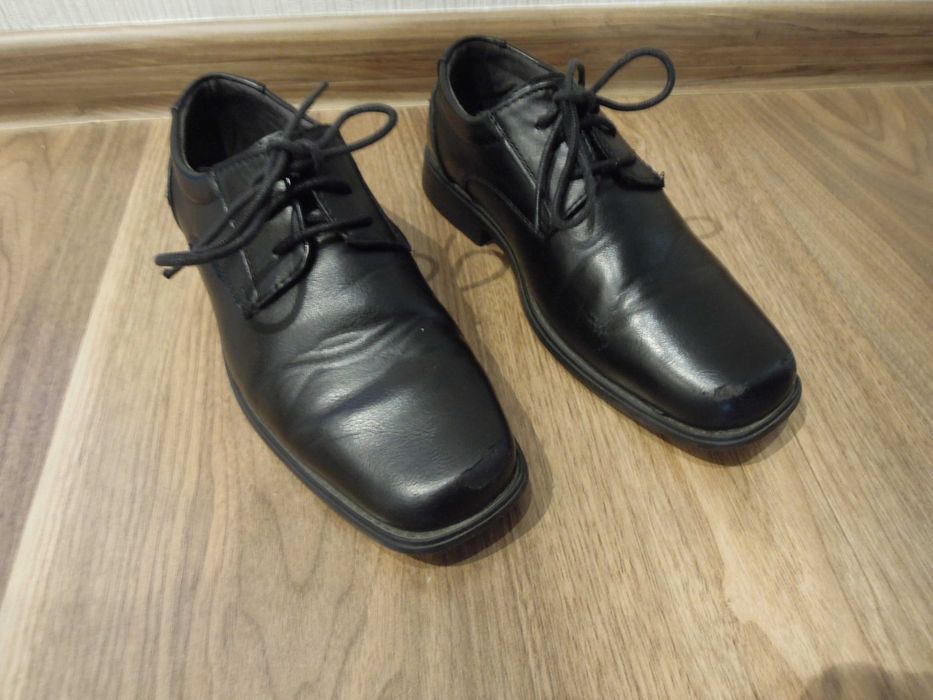 Vapiano-Eleganckie BUTY do garnituru 35
