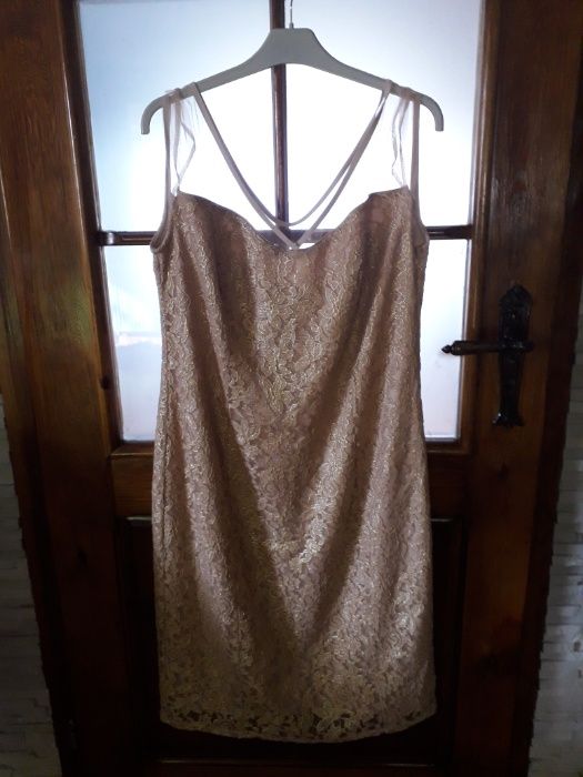 Sukienka z koronki roz. 48