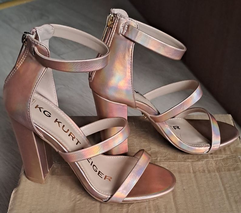 Super sandałki  metaliczne .Nowe