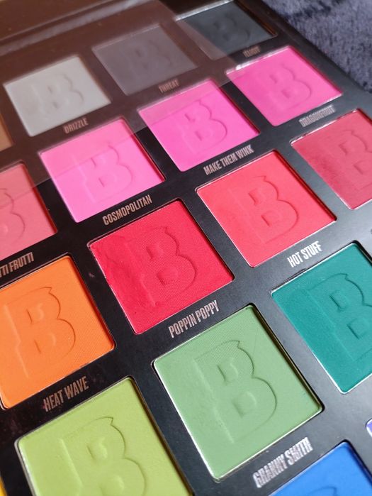 Beauty Bay Bright Matte 42 - paleta cieni.Bardzo dobry stan