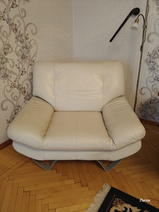 Шкіряні дивани + крісло
