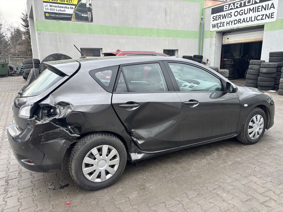 Mazda 3 uszkodzona 1.6 benzyna