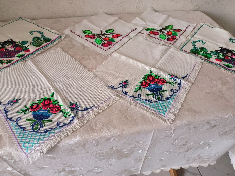 Вишиті картини,рушники,серветка до свята