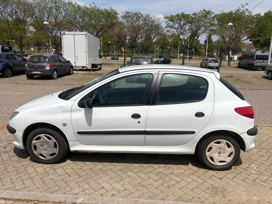 Peugeot 206 Diesel (2002) - Económico - IPO Março 2026