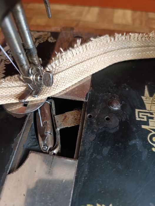 Продаю швейную машинку WETTINA FAMILIAE