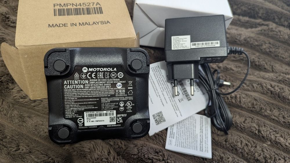 Зарядна станція до рацій Motorola серій DP4400/DP4800/R7