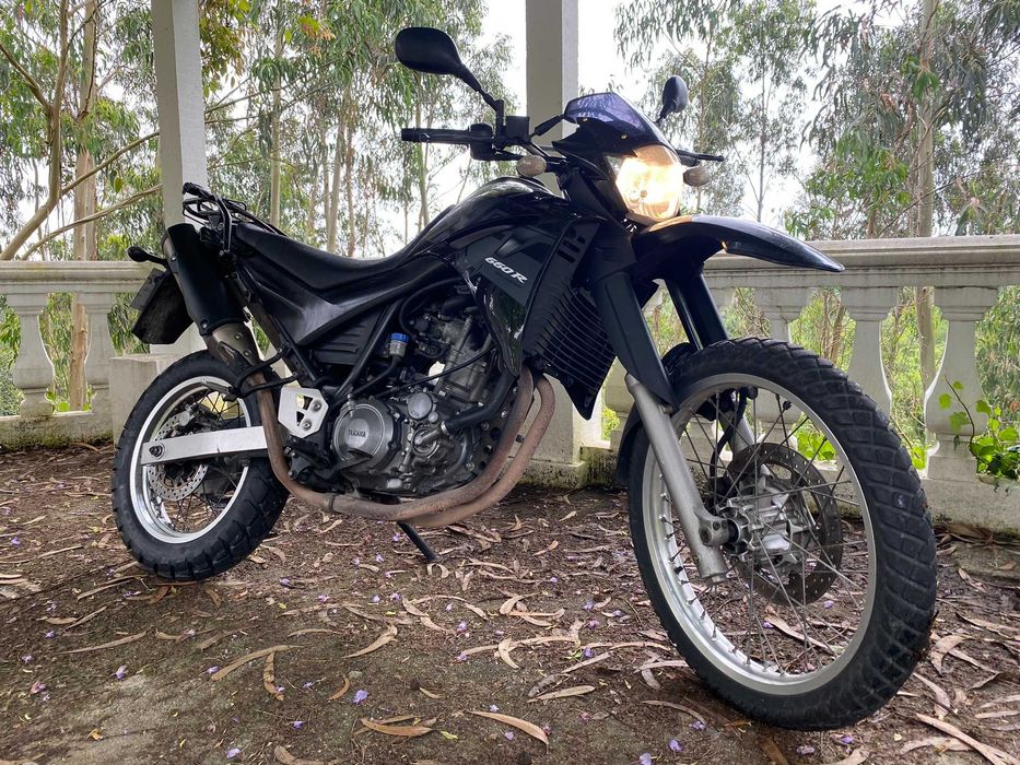 Yamaha XT 660R preta