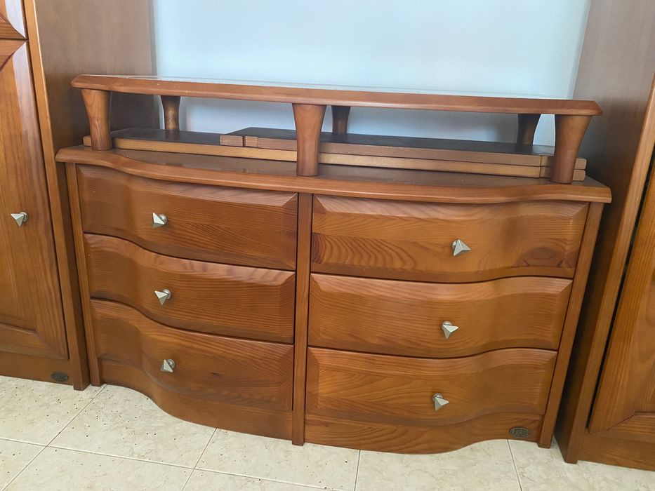 Moveis de sala com mesa de jantar