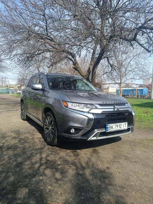 Outlander PHEV  2019р
