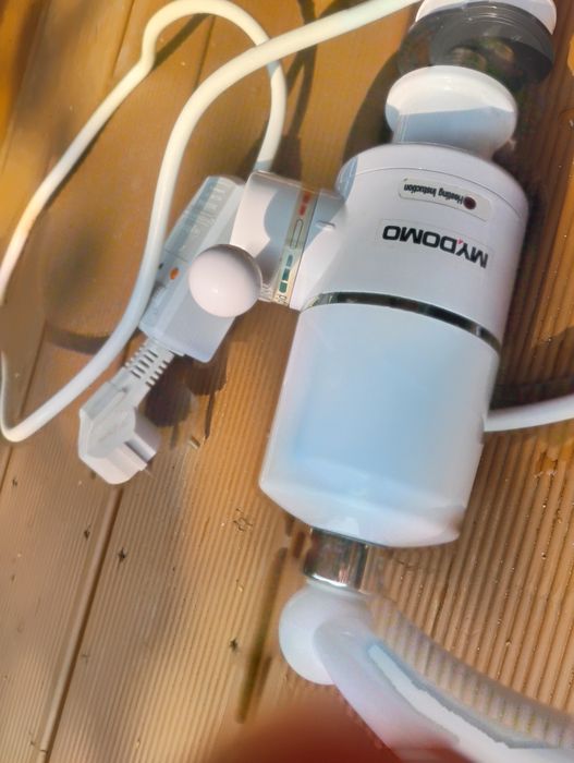 Elektryczny podgrzewacz wody kran