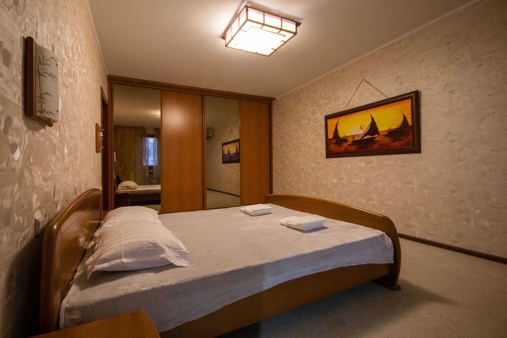 Посуточная аренда 2-комнатной квартиры м. Майдан Независимости.