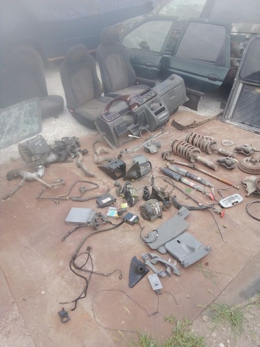 стекло  форточка глухое форд Орион фиеста Курьер эскорт 1998 год