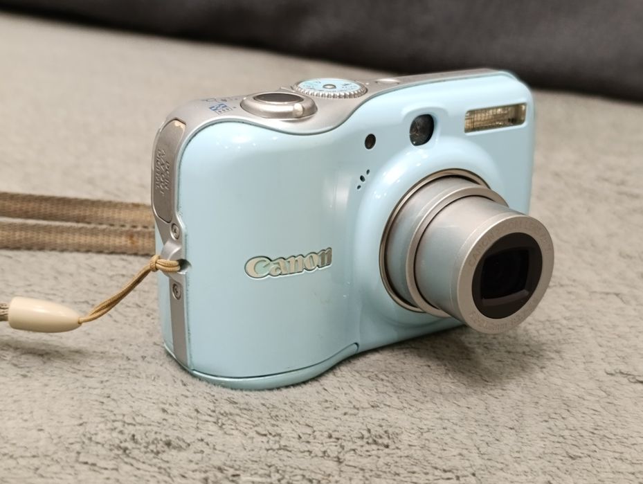 Цифровой фотоаппарат Canon PowerShot E1