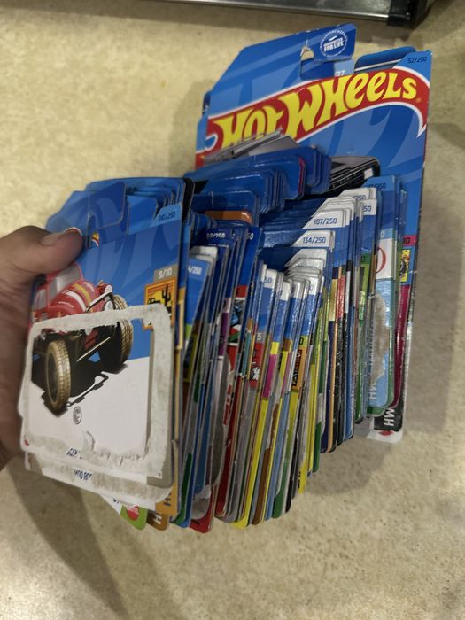 Машинки hot wheels
