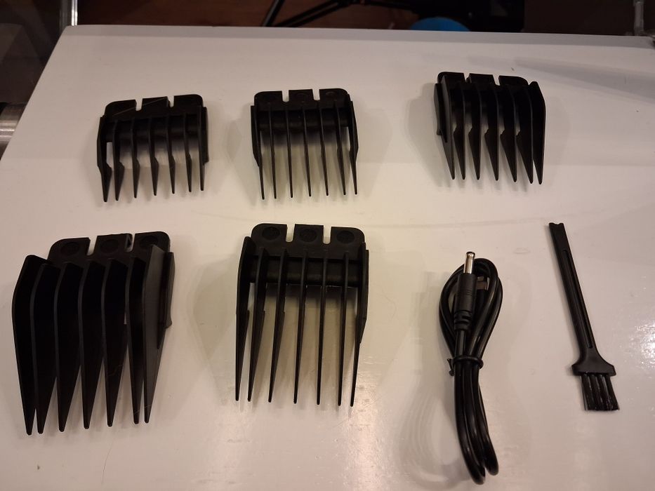 Машинка для стрижки волосся