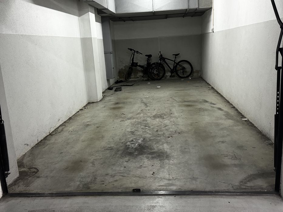 Box em Condominio com Video e Pessoal Sevuranca 30 mts altura max 2 mts