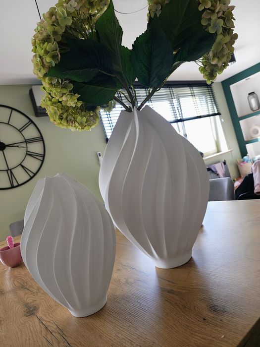 Sprzedam dwa wazony karbowane H&M