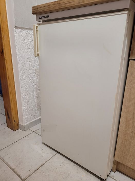 Sprzedam lodówkę podblatową