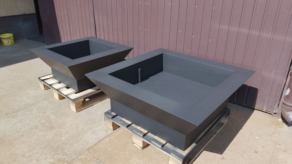 Palenisko 100x100cm z rusztem  i pokrywą.