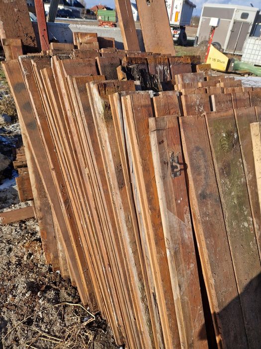 Deski  pióro wpust na boks dla koni lub  podest, taras pomost