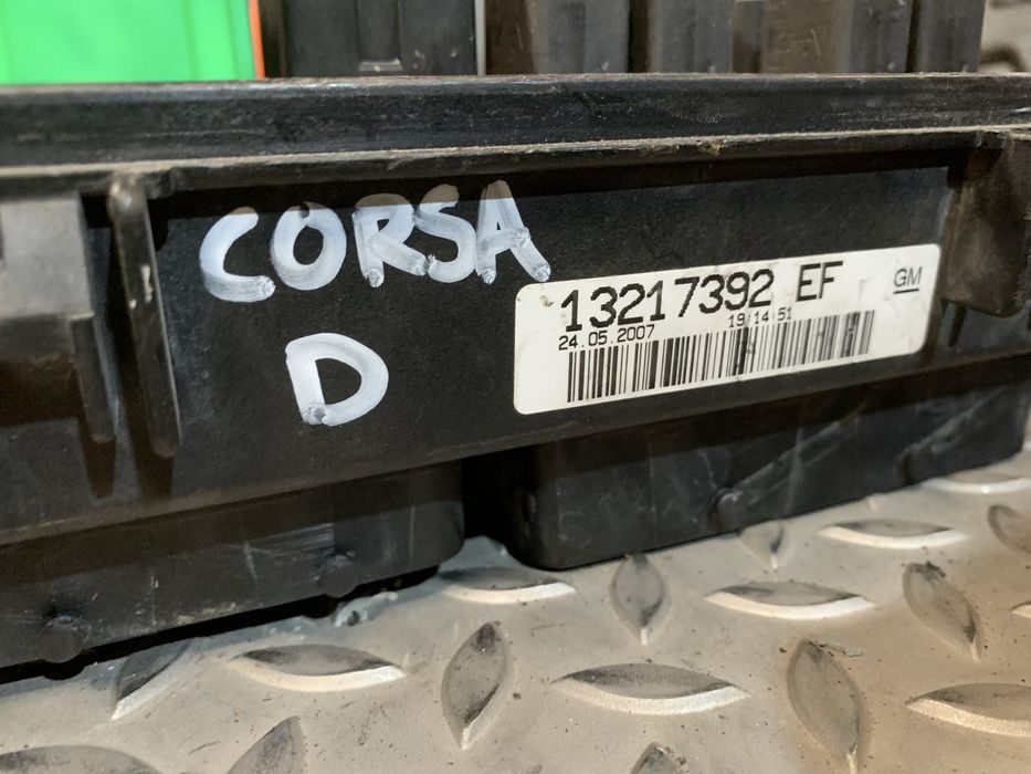 Caixa de fusiveis opel corsa D