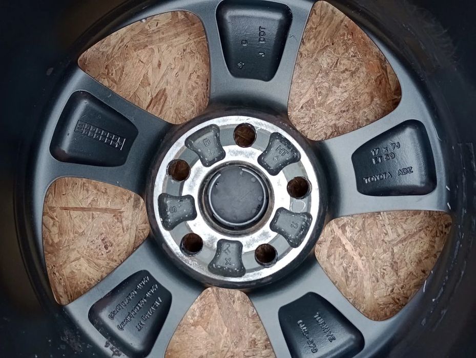 Felgi Aluminiowe TOYOTA 5x114.3 R17 et50 Auris Camry C-hr Corolla