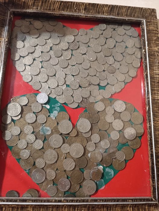 Продається колекція монет  різних