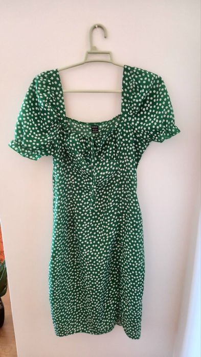 Vestido verde às flores