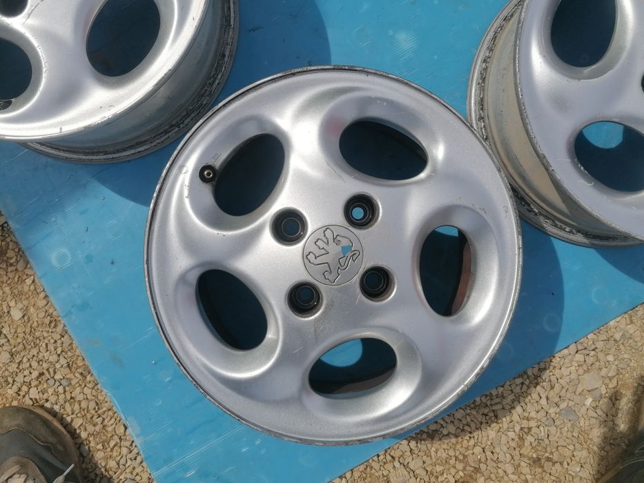 Jantes peugeot ou Citroën furacão 4 108 14"