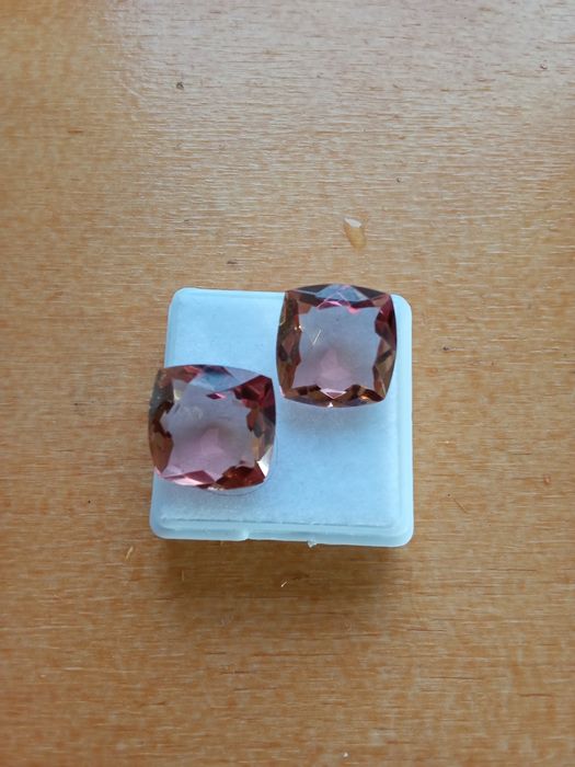 Par de Alexandritas Mudança de Cor  – 16,70 Quilates