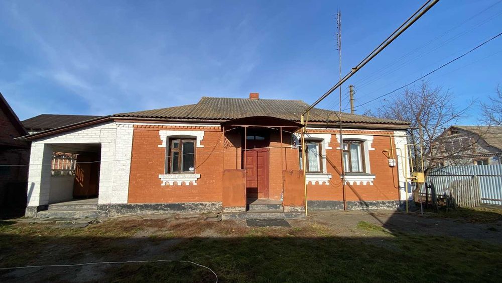 Продається будинок у центрі села Приборівка