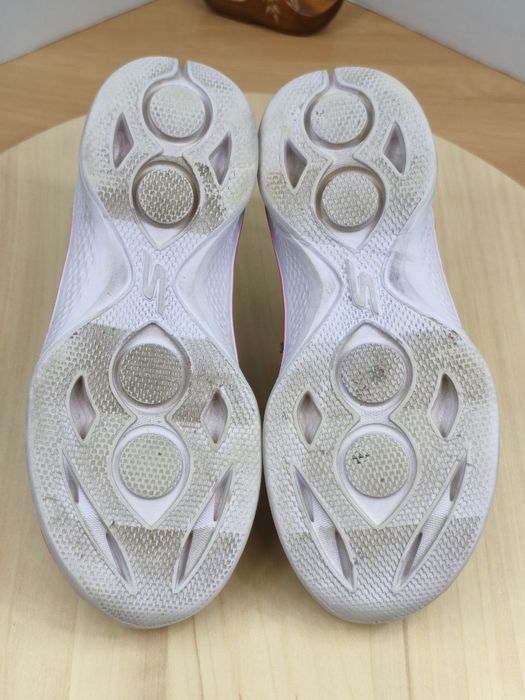 Buty Baleriny r.33 Skechers GOwalk 4 Mary Jane dla dzieci na rzep