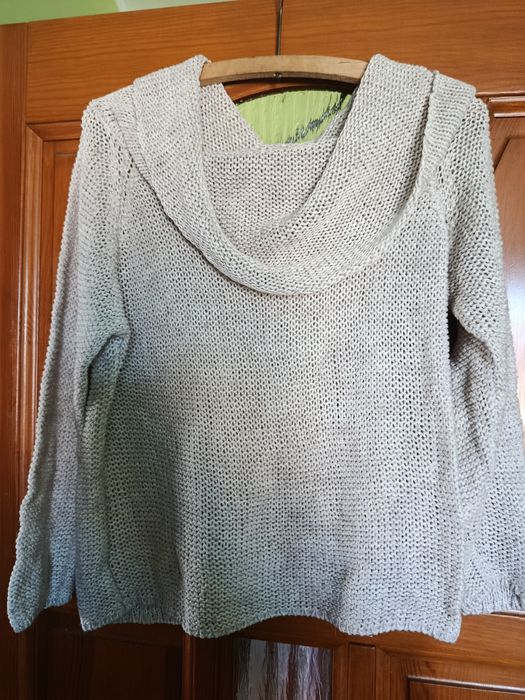 Sweter z szerokim golfem