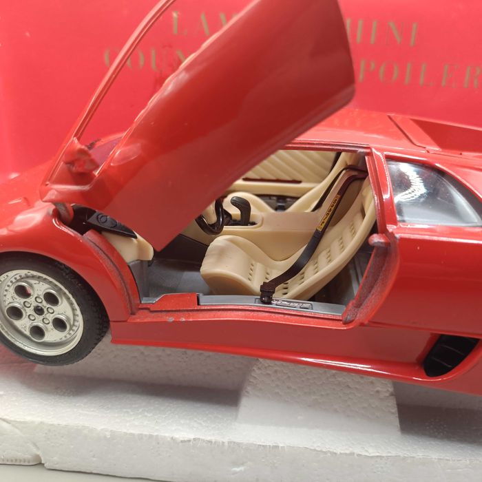 Lamborghini Countach - 1/16