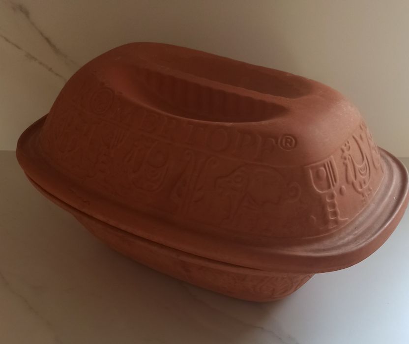 Römertopf do gotowania i pieczenia na parze.