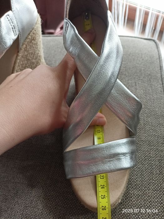 Buty espadryle srebrna skóra Office 40 Boho na koturnie