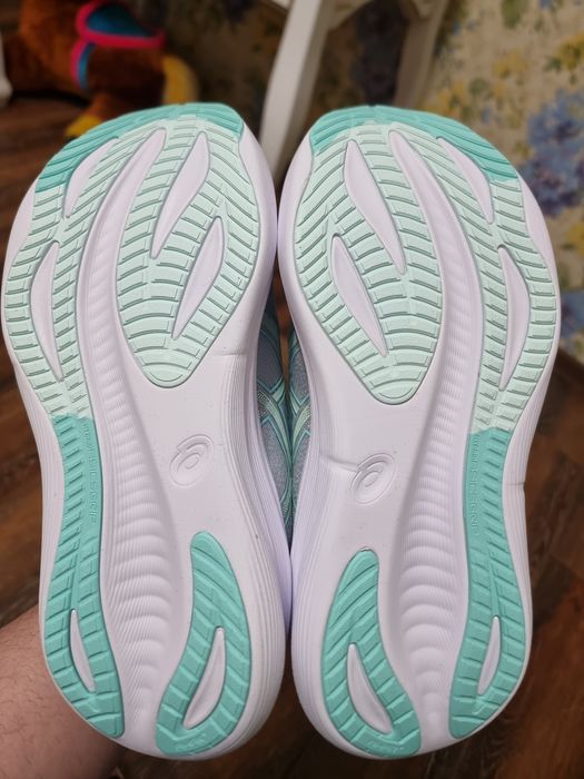 Оригінал 100% професійні жіночі кросівки asics nimbus 27 eur 38