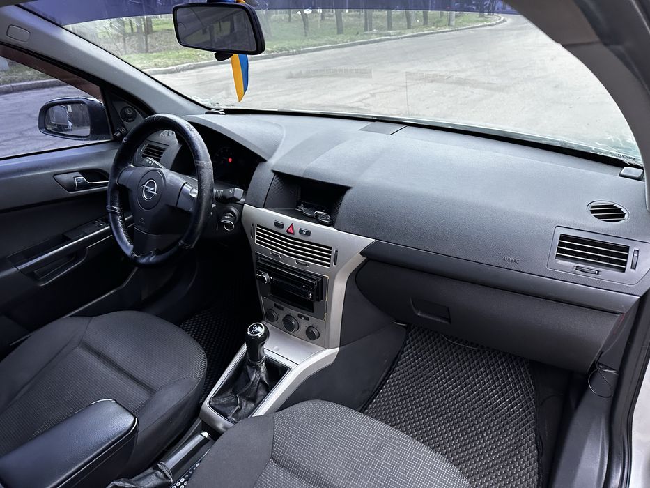Opel Astra H 2008 • 1.4 Газ/Бензин • Механіка