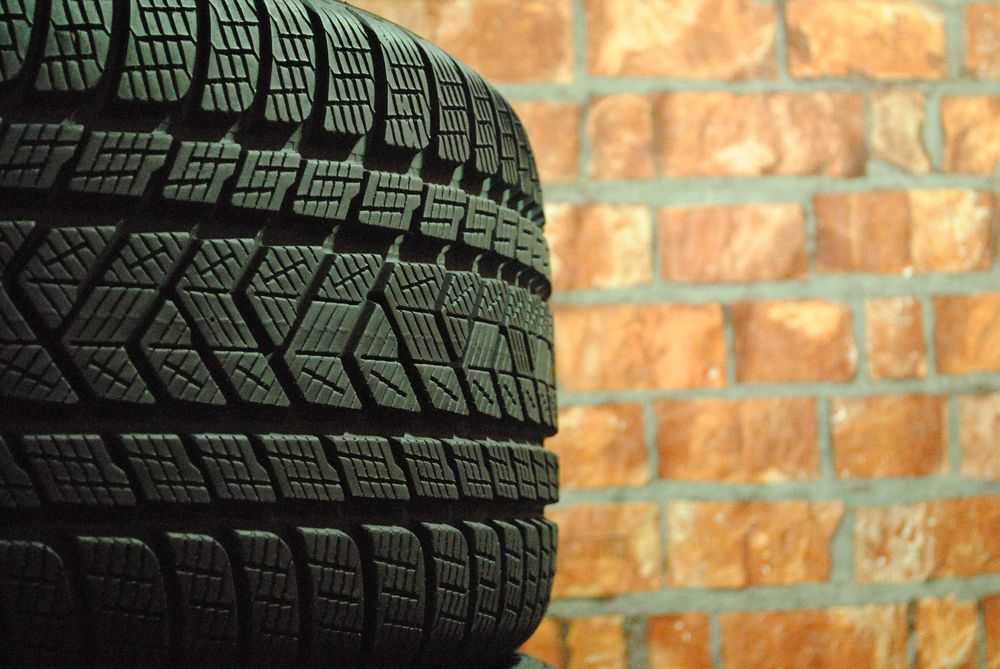 Pirelli 275/40-305/35 R21 Різно широкі