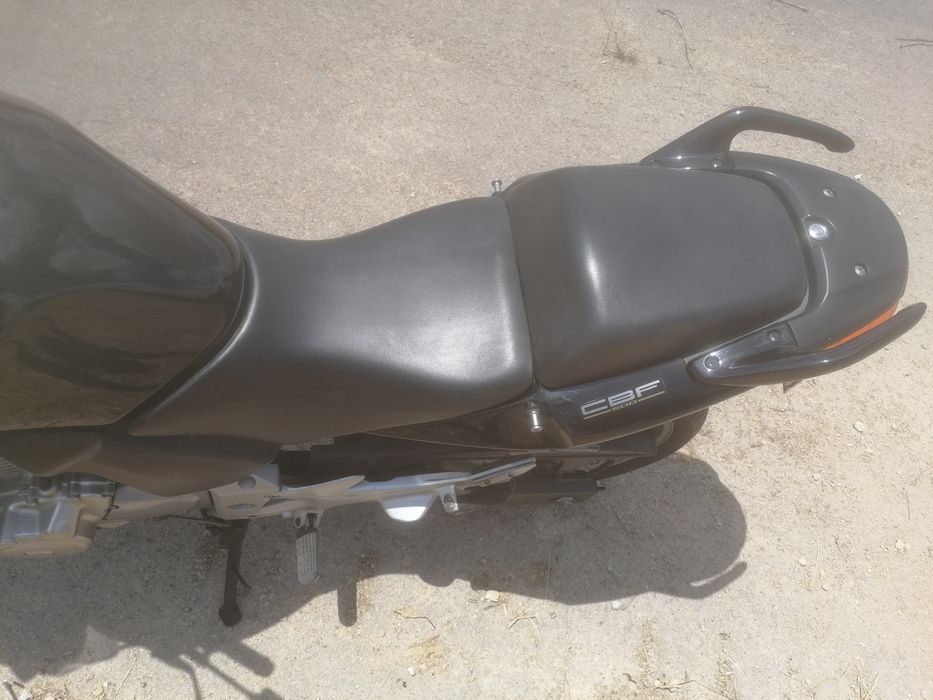 Honda CBF 500 como nova