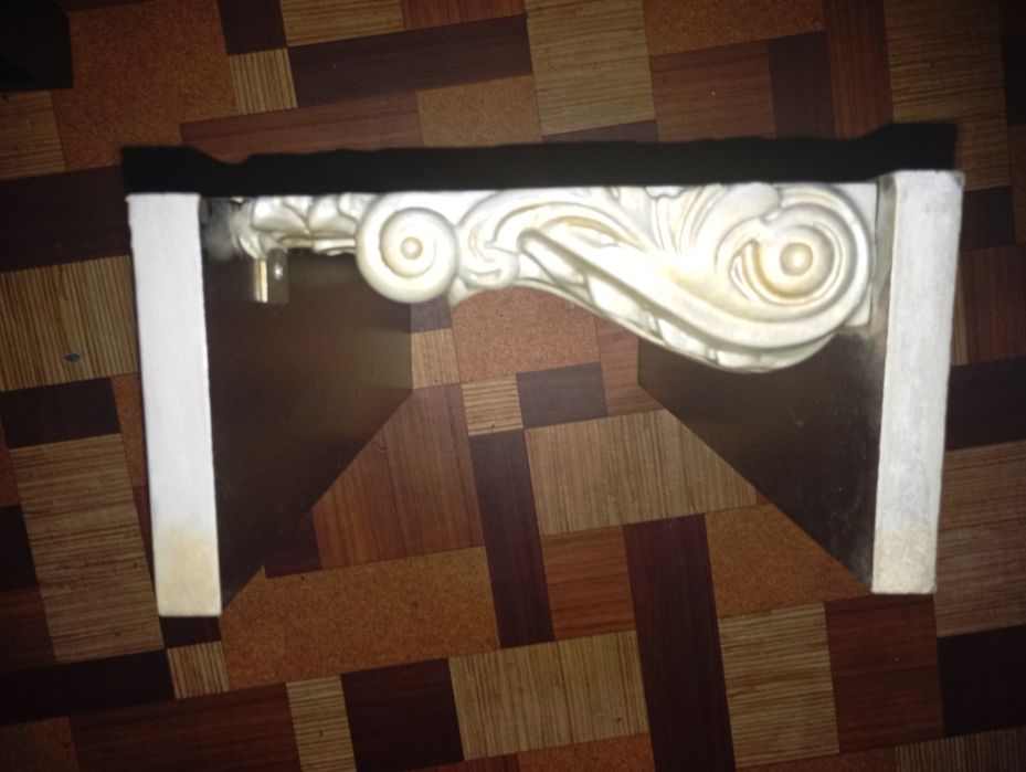 Навесная полка ручной работы