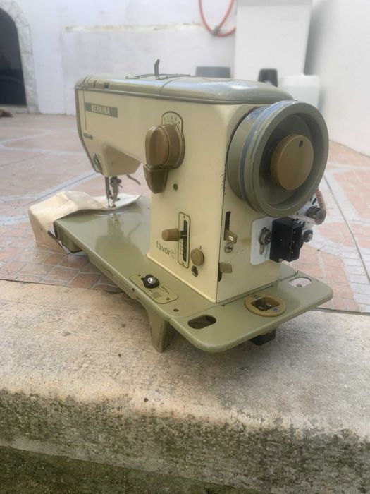 Berlina costura metálica